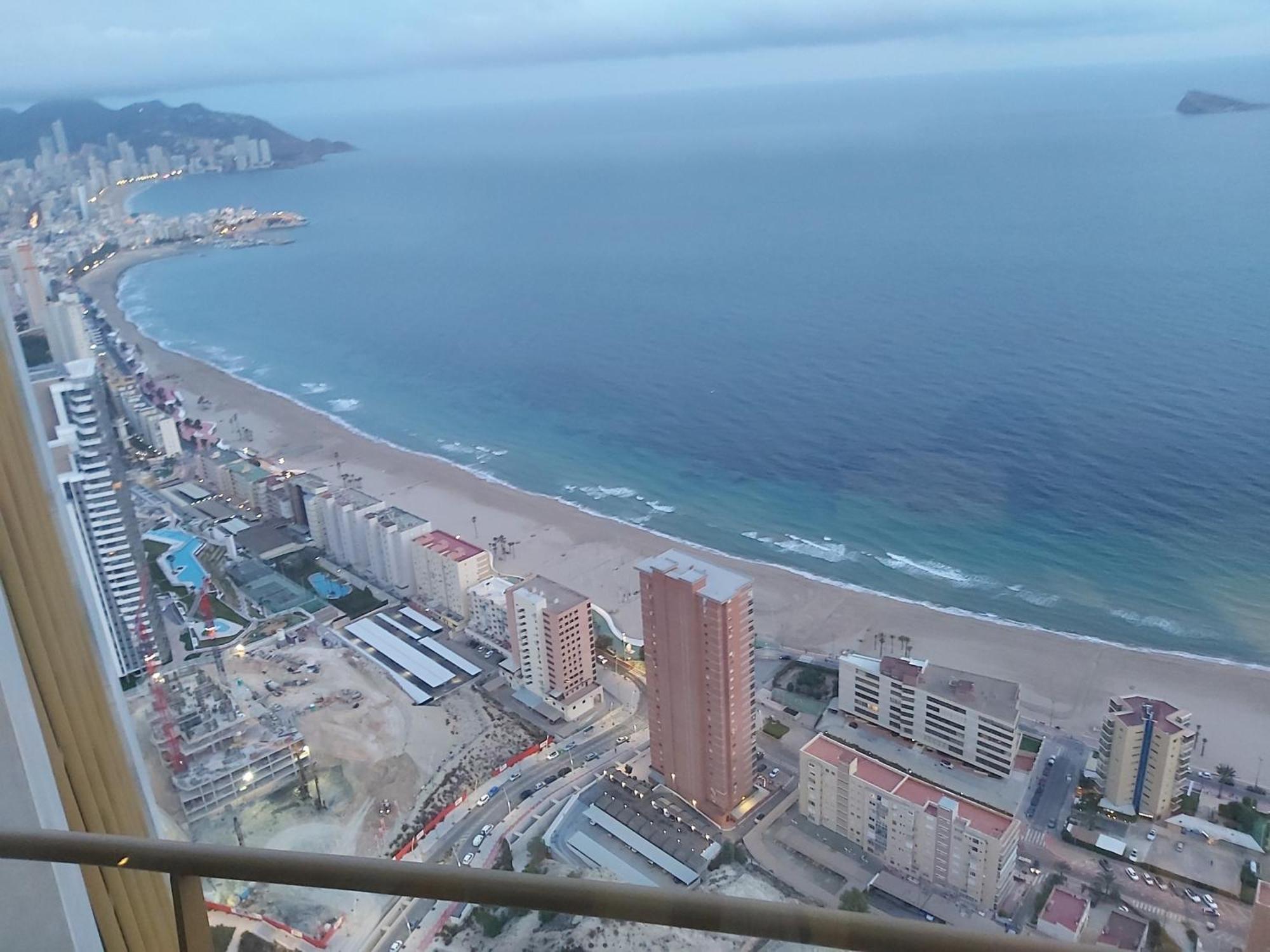 Intempo Luxury Ocean Views Resort Benidorm Bagian luar foto
