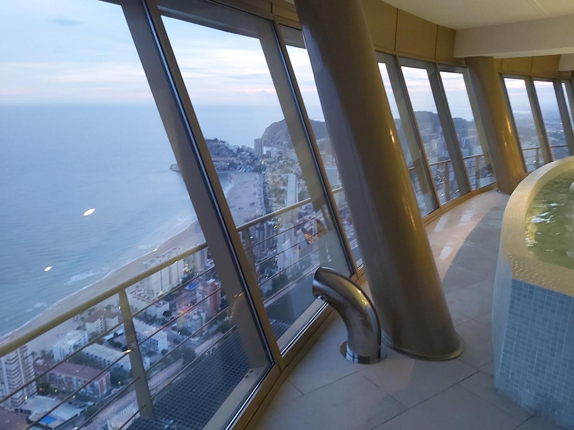 Intempo Luxury Ocean Views Resort Benidorm Bagian luar foto