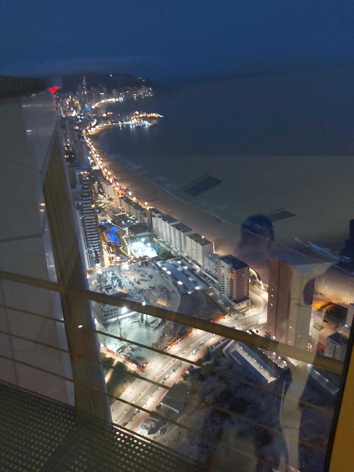 Intempo Luxury Ocean Views Resort Benidorm Bagian luar foto