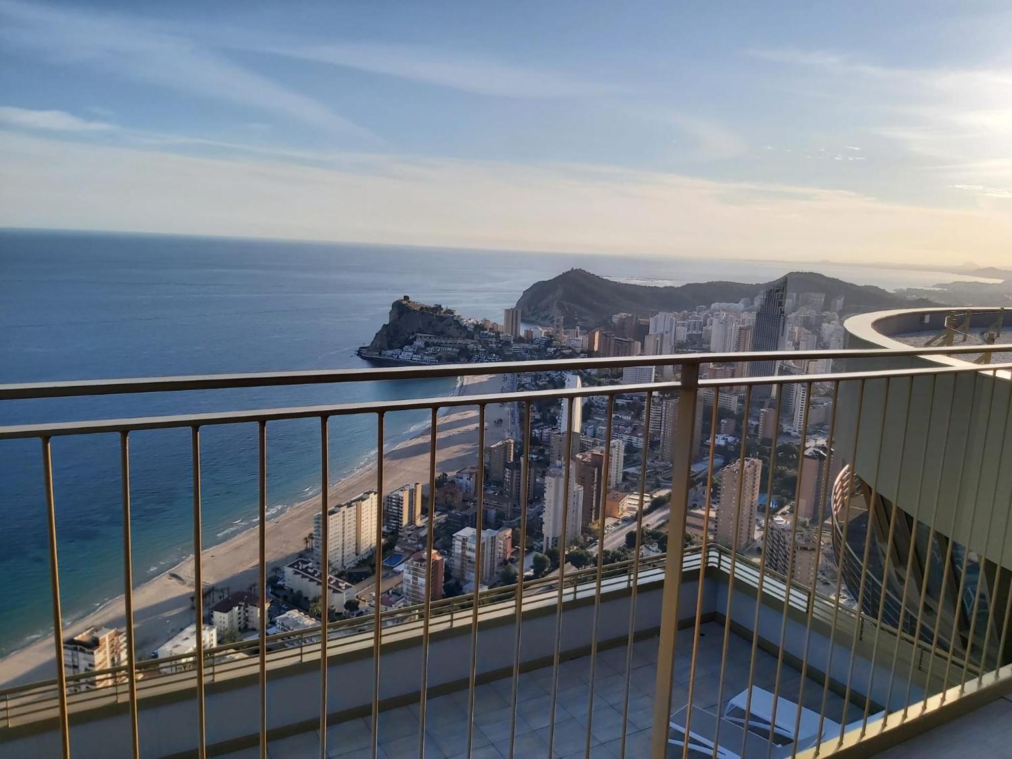 Intempo Luxury Ocean Views Resort Benidorm Bagian luar foto