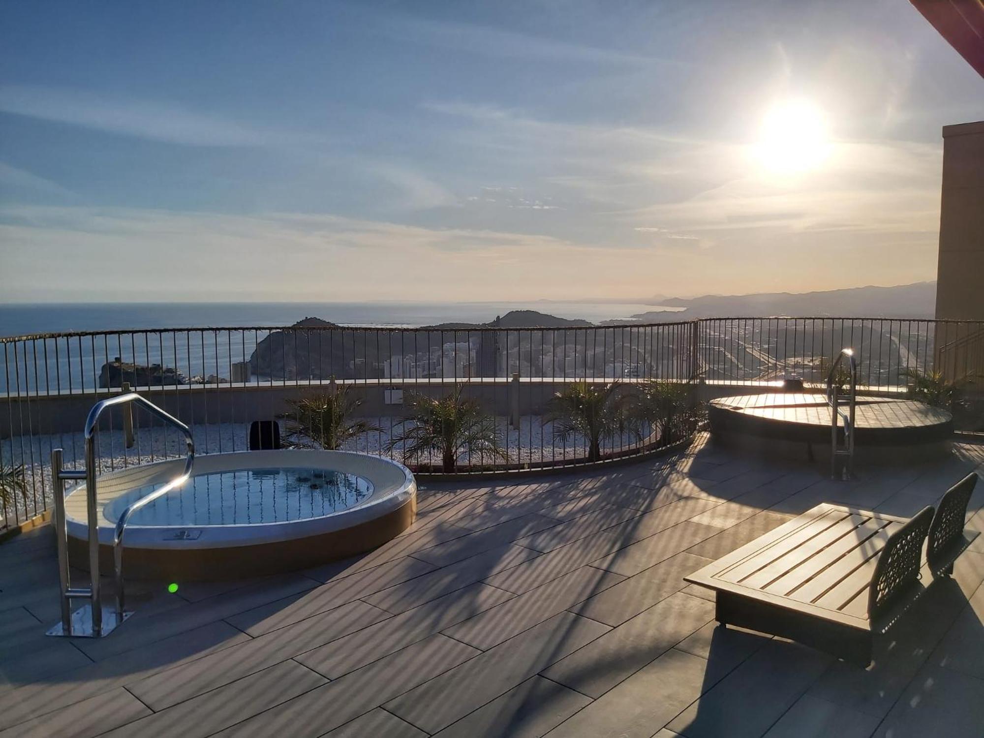 Intempo Luxury Ocean Views Resort Benidorm Bagian luar foto